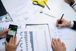 Conversion et scaling : le plan pour passer de 100 à 1000 clients sans casser la boutique
