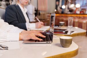 Séquences de Prospection B2B : Le Guide Anti-Spray and Pray